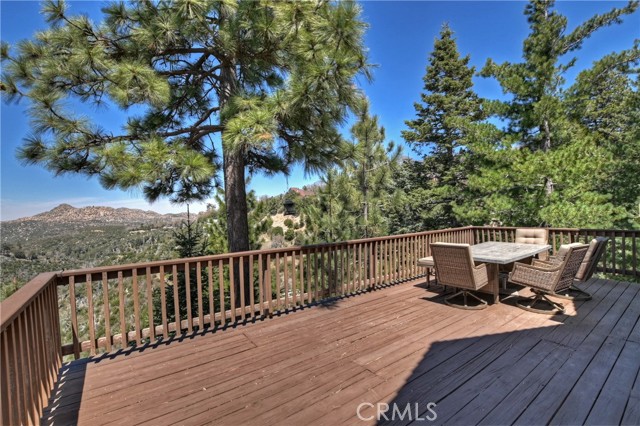 1119 Brentwood Drive, Lake Arrowhead CA: https://media.crmls.org/medias/092ec047-a504-414b-9adf-1410f06ee18b.jpg