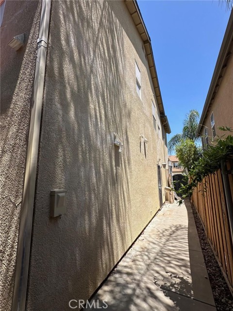 692 Blueberry Lane, Madera CA: https://media.crmls.org/medias/092ec8d7-5866-48e5-a768-67c0b34bee60.jpg