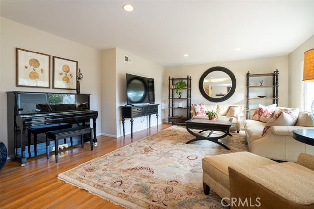 825 Tyburn Road, Palos Verdes Estates CA: https://media.crmls.org/medias/092f0ee6-bce0-4544-ad3c-56ac1cf389ca.jpg