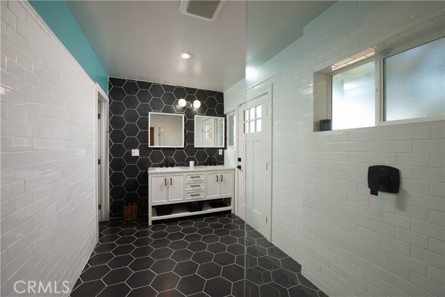 Detail Gallery Image 17 of 31 For 1215 Vista Superba St, Glendale,  CA 91205 - 3 Beds | 2 Baths