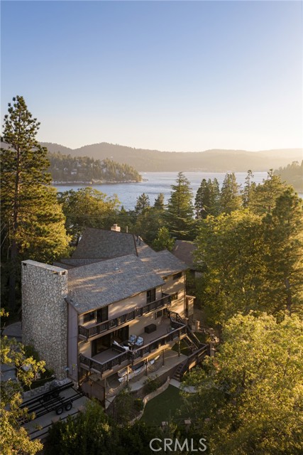 942 Lake Edge, Lake Arrowhead, CA 92352