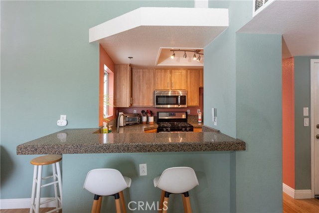 Detail Gallery Image 6 of 35 For 1100 Euclid Ave #304,  Long Beach,  CA 90804 - 2 Beds | 2 Baths