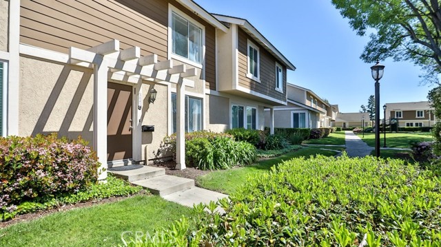 Detail Gallery Image 1 of 1 For 3041 S Sycamore St #C,  Santa Ana,  CA 92707 - 3 Beds | 1/1 Baths