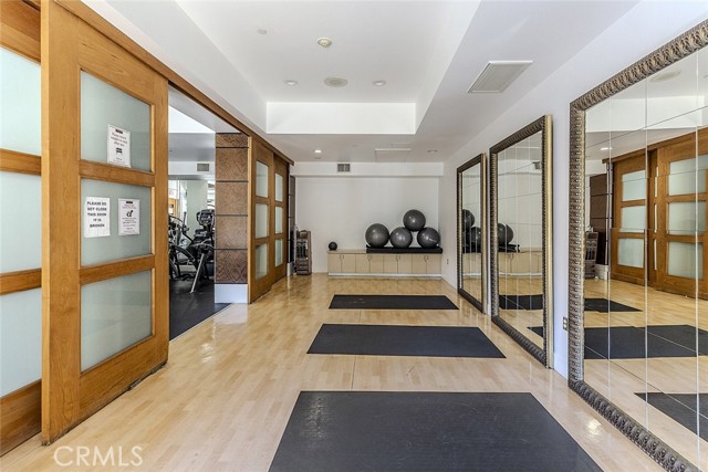 100 S Alameda Street, Los Angeles CA: https://media.crmls.org/medias/09312228-24da-4e61-9617-86ae34b56086.jpg