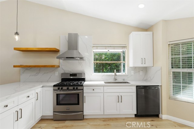Detail Gallery Image 10 of 23 For 15002 Woodcrest, Fontana,  CA 92337 - 4 Beds | 2 Baths