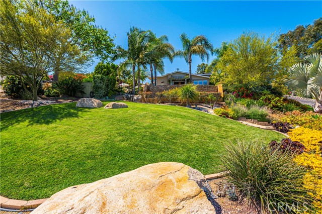 40468 Rock Mountain Drive, Fallbrook CA: https://media.crmls.org/medias/0932f61b-aaea-43c3-8945-f25d65d29659.jpg