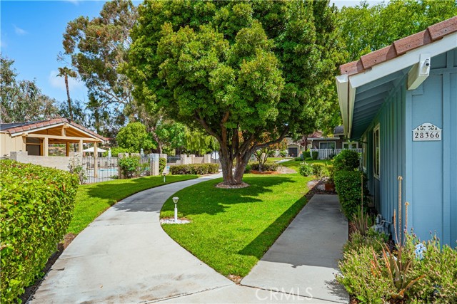Detail Gallery Image 2 of 23 For 28366 Princessa Ct, Murrieta,  CA 92563 - 2 Beds | 2 Baths