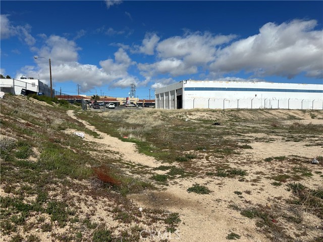 15095 7th Street, Victorville, California 92395, ,Commercial Sale,For Sale,15095 7th Street,CRIV24044327