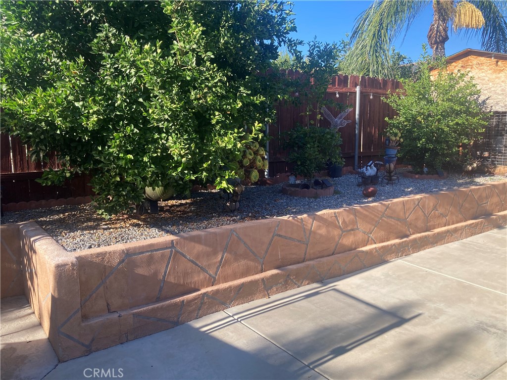 https://media.crmls.org/medias/09351248-4c56-4b2b-851c-88a2d9798cd7.jpg?preset=X-Large
