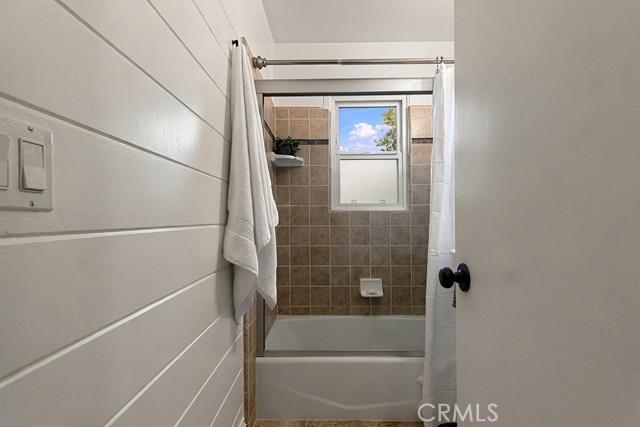 10623 Gothic Avenue photo 10