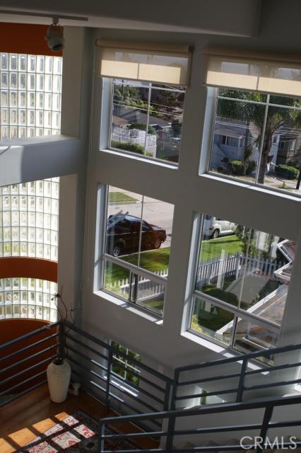 655 Longfellow Avenue, Hermosa Beach, California 90254, 3 Bedrooms Bedrooms, ,2 BathroomsBathrooms,Residential,Sold,Longfellow,S12012664