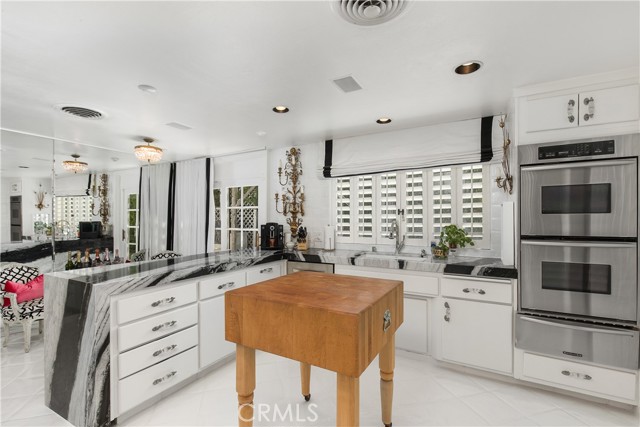 Detail Gallery Image 6 of 14 For 466 Camino Sur, Palm Springs,  CA 92262 - 4 Beds | 2/1 Baths