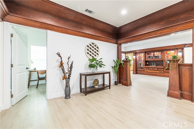 Detail Gallery Image 10 of 74 For 3627 S Van Ness Ave, Los Angeles,  CA 90018 - 4 Beds | 2 Baths