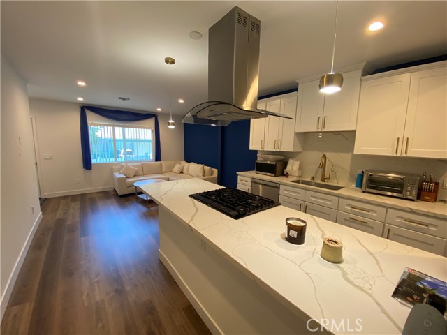 Detail Gallery Image 4 of 16 For 5024 Topanga Canyon Bld, Woodland Hills,  CA 91364 - 2 Beds | 2 Baths