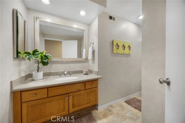 Detail Gallery Image 19 of 28 For 419 Clairmont Ave, Placentia,  CA 92870 - 4 Beds | 3 Baths