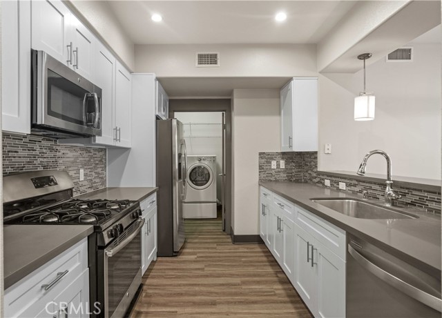 Detail Gallery Image 1 of 18 For 24595 Town Center Dr #3211,  Valencia,  CA 91355 - 2 Beds | 2 Baths