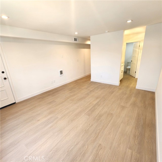 Detail Gallery Image 14 of 22 For 900 Cedar St #107,  El Segundo,  CA 90245 - 2 Beds | 2 Baths