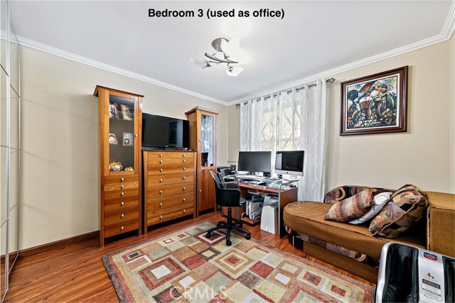 10500 Jordan Avenue, Chatsworth CA: https://media.crmls.org/medias/093983c1-8bc8-4127-adac-a02b9814dc03.jpg