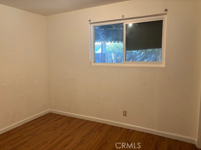 https://media.crmls.org/medias/0939c46a-593c-42f6-83d5-6332ec090515.jpg?preset=X-Large