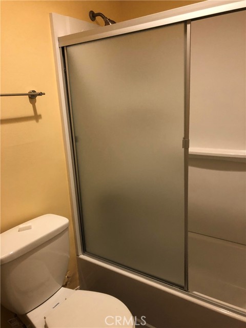 8601 International Avenue, Canoga Park CA: https://media.crmls.org/medias/093a63e7-fbee-43e2-a312-1049ca930ec3.jpg