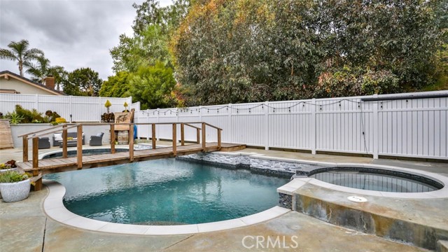 204 Calle Del Juego, San Clemente CA: https://media.crmls.org/medias/093ae8fb-0ebd-4f38-961b-2df125a588fd.jpg