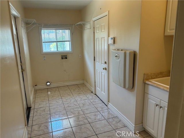 2415 El Capitan Avenue, Arcadia CA: https://media.crmls.org/medias/093af18d-9572-4bbb-a890-2272f6a5ebf0.jpg
