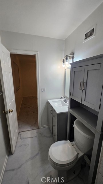 Detail Gallery Image 17 of 24 For 19668 Crystal Springs Ct, Newhall,  CA 91321 - 3 Beds | 2 Baths