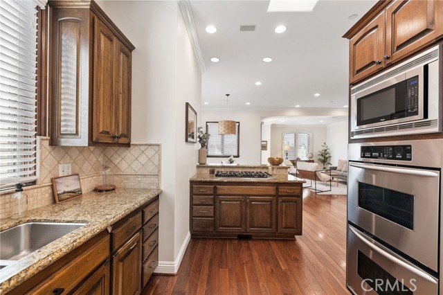 424 Marine Avenue, Manhattan Beach CA: https://media.crmls.org/medias/093cdb0f-c442-4138-bd2f-16d7249a486c.jpg