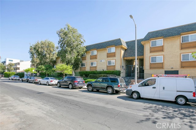 13930 Oxnard Street photo 2