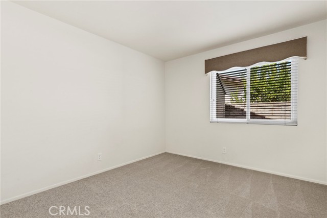 3919 Southhampton Road, Moorpark CA: https://media.crmls.org/medias/093d57e6-a12e-4d23-8a42-db01e4bad039.jpg
