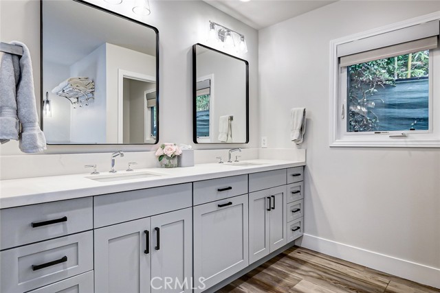 Detail Gallery Image 17 of 30 For 1456 3rd St, Manhattan Beach,  CA 90266 - 4 Beds | 3/1 Baths