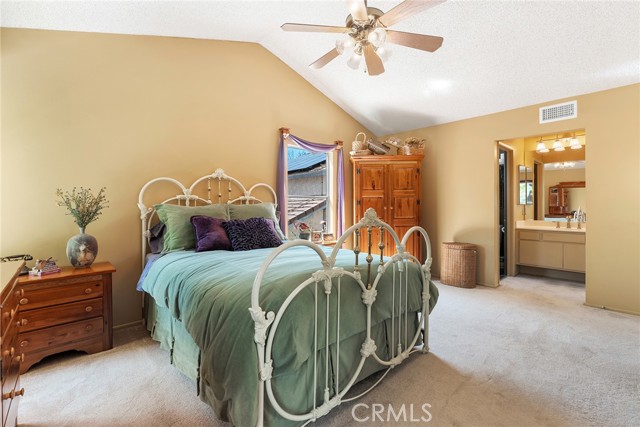 Detail Gallery Image 39 of 56 For 19852 Pandy Ct, Canyon Country,  CA 91351 - 3 Beds | 2/1 Baths