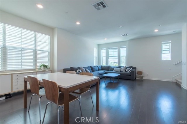 Detail Gallery Image 11 of 49 For 140 Paramount, Irvine,  CA 92618 - 3 Beds | 3/1 Baths