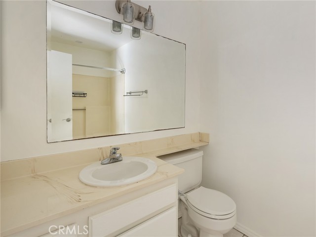 Detail Gallery Image 10 of 32 For 445 W 6th St #204,  Long Beach,  CA 90802 - 2 Beds | 2 Baths