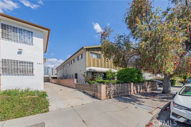 968 S New Hampshire Avenue #6, Los Angeles, CA, 90006 968 S New Hampshire Avenue #6, Los Angeles, CA, 90006