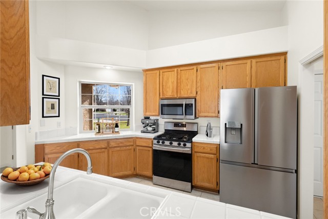 Detail Gallery Image 7 of 16 For 338 Royal Glen, Chico,  CA 95973 - 3 Beds | 2 Baths