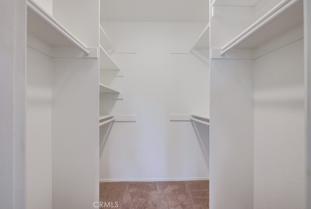 https://media.crmls.org/medias/0942910c-0852-46dc-8a64-f44853a56e22.jpg?preset=X-Large