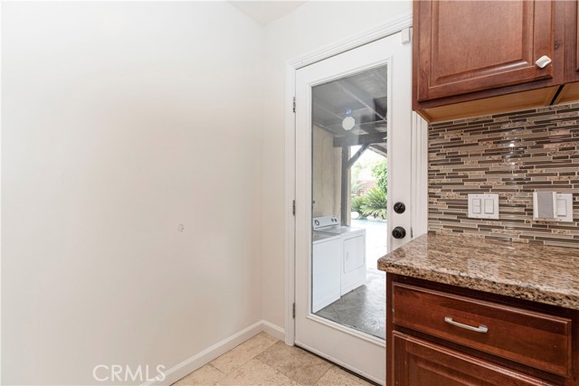 Detail Gallery Image 8 of 26 For 22020 Saticoy St, Canoga Park,  CA 91303 - 3 Beds | 1 Baths