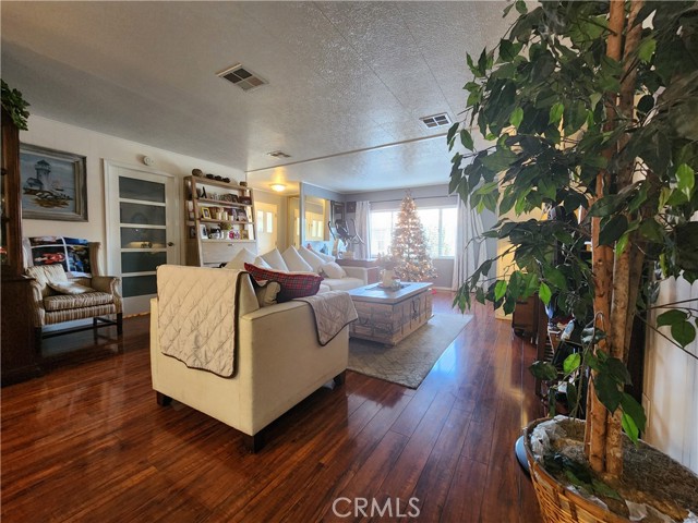 Detail Gallery Image 14 of 45 For 929 E Foothill Bld #159,  Upland,  CA 91786 - 4 Beds | 2 Baths