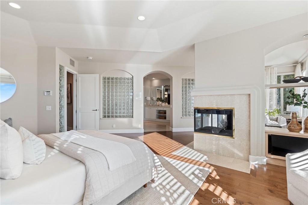 MLS #OC25238106 image #25