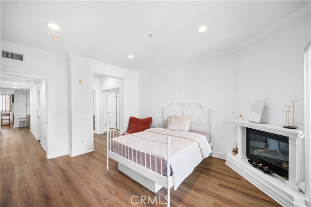 Detail Gallery Image 11 of 19 For 565 E San Jose Ave #204,  Burbank,  CA 91501 - 2 Beds | 3 Baths