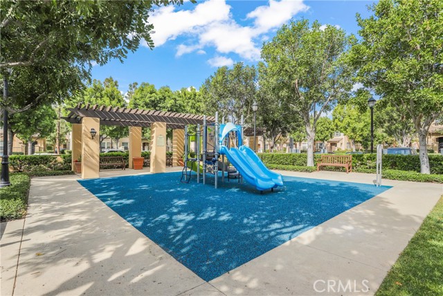 18 New Season, Irvine CA: https://media.crmls.org/medias/09440298-731c-4904-a022-7602a37ad81c.jpg