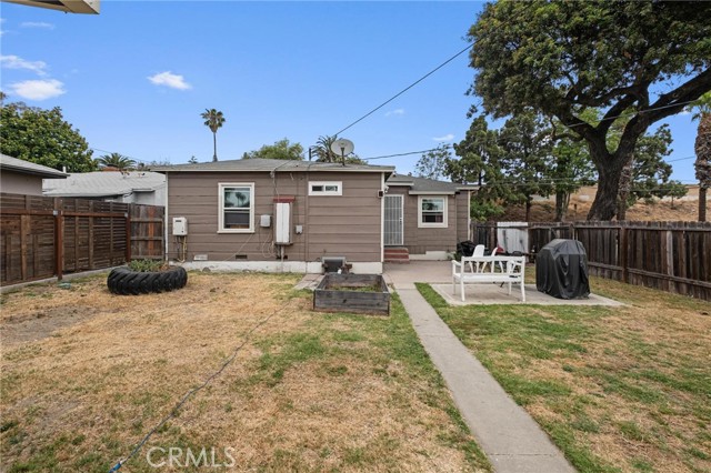 1040 E 67th Street, Long Beach CA: https://media.crmls.org/medias/09452717-d0b3-4e0e-99ad-904962e38962.jpg