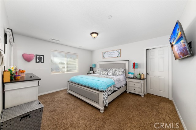 Detail Gallery Image 13 of 26 For 12400 Kiowa Rd, Apple Valley,  CA 92308 - 4 Beds | 2 Baths