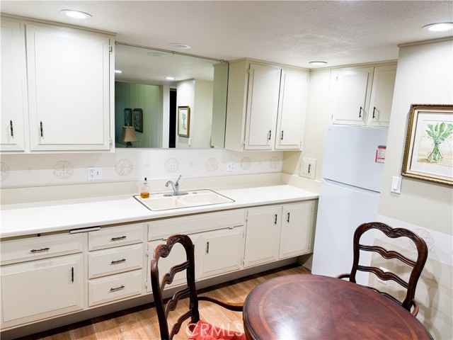 Detail Gallery Image 8 of 11 For 13840 Canoe Brook Dr. 6h,  Seal Beach,  CA 90740 - 2 Beds | 1 Baths