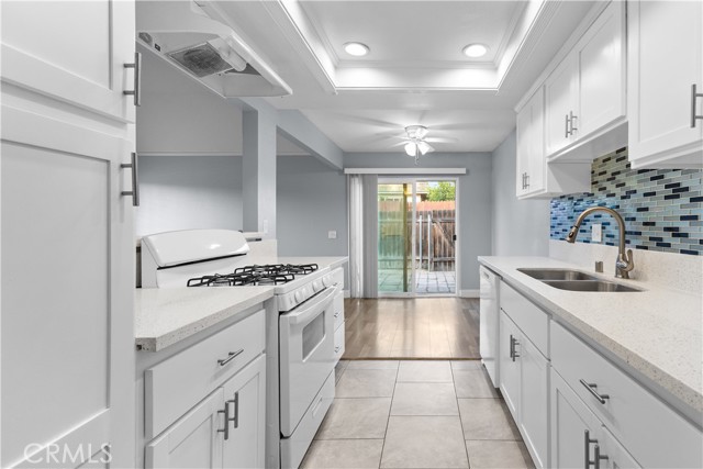 1477 Clemson Way Way, Riverside CA: https://media.crmls.org/medias/0945947e-6be6-4013-944b-b5cbf083a9b4.jpg