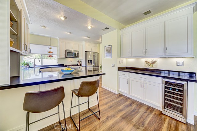 Detail Gallery Image 4 of 43 For 39572 Ramshorn Dr, Murrieta,  CA 92563 - 4 Beds | 3 Baths