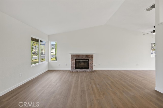 4595 Bronson, San Bernardino CA: https://media.crmls.org/medias/0946d395-997e-4b4d-9dc2-179788d737b0.jpg