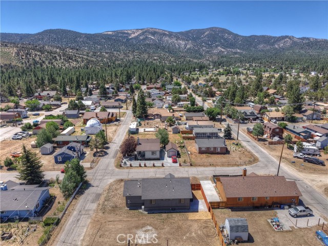 2217 Juniper Lane, Big Bear City CA: https://media.crmls.org/medias/09474aba-b7f8-42bd-8890-59b3c966d1af.jpg