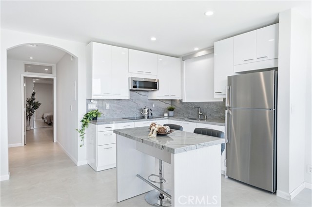 Detail Gallery Image 22 of 70 For 383 Bay Shore #203,  Long Beach,  CA 90803 - 2 Beds | 2 Baths